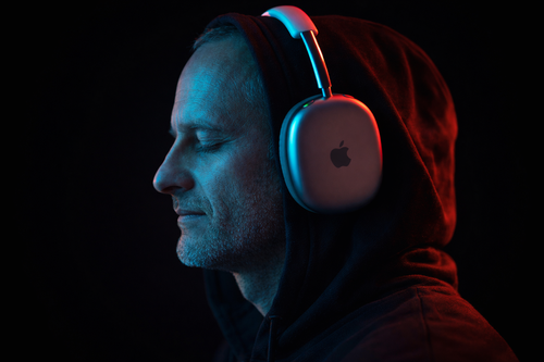Portrait of Frisson Reynald, dark cinematic instrumental composer