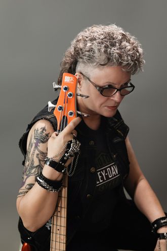 Pro pic of the RiffQueen
