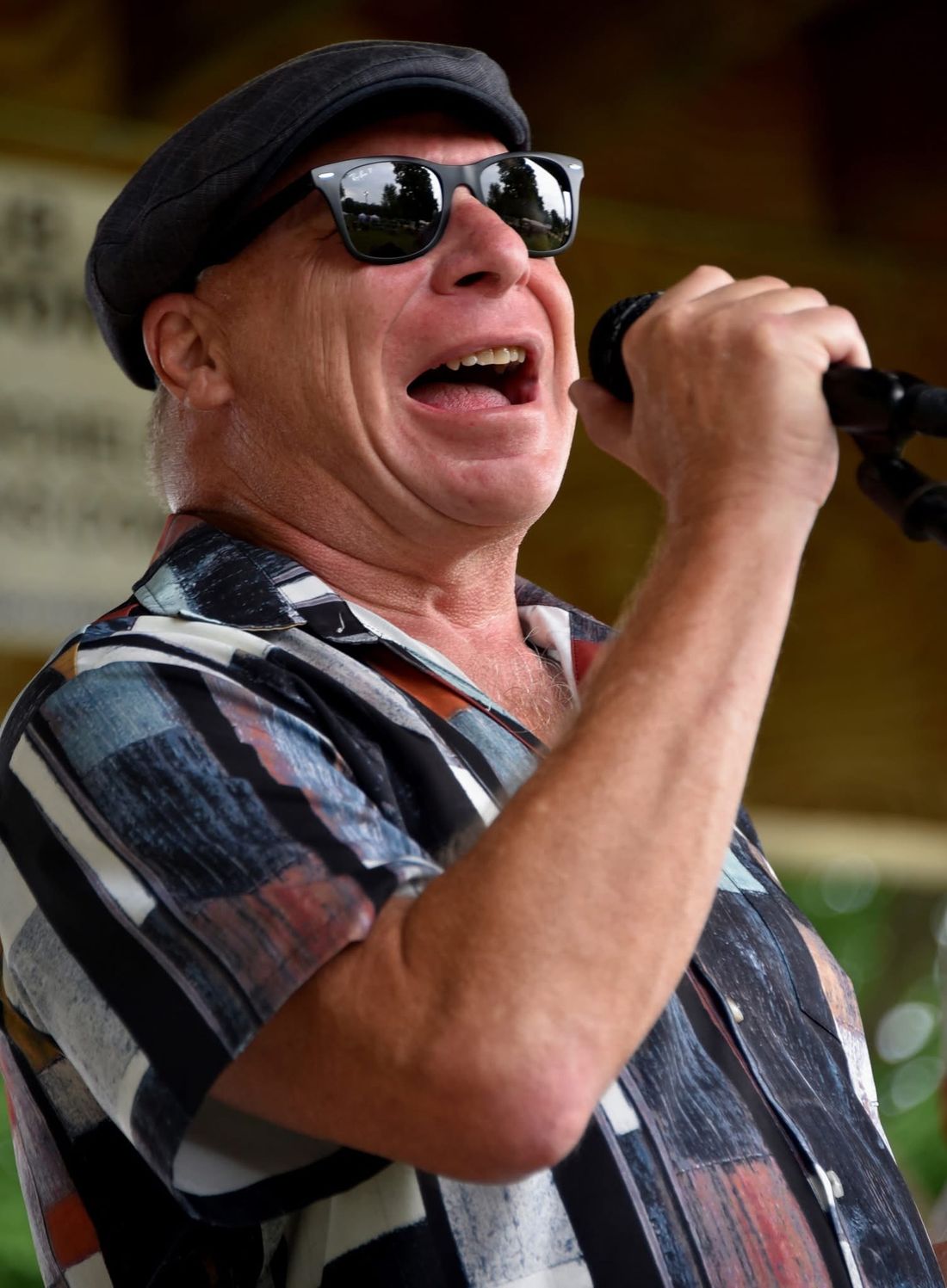 Mike Rhoades
A.K.A.
Blind Eye Willis vocals/harmonica
