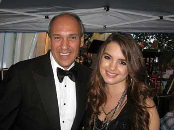 Singer/Songwriter  Lauren Mascitti
