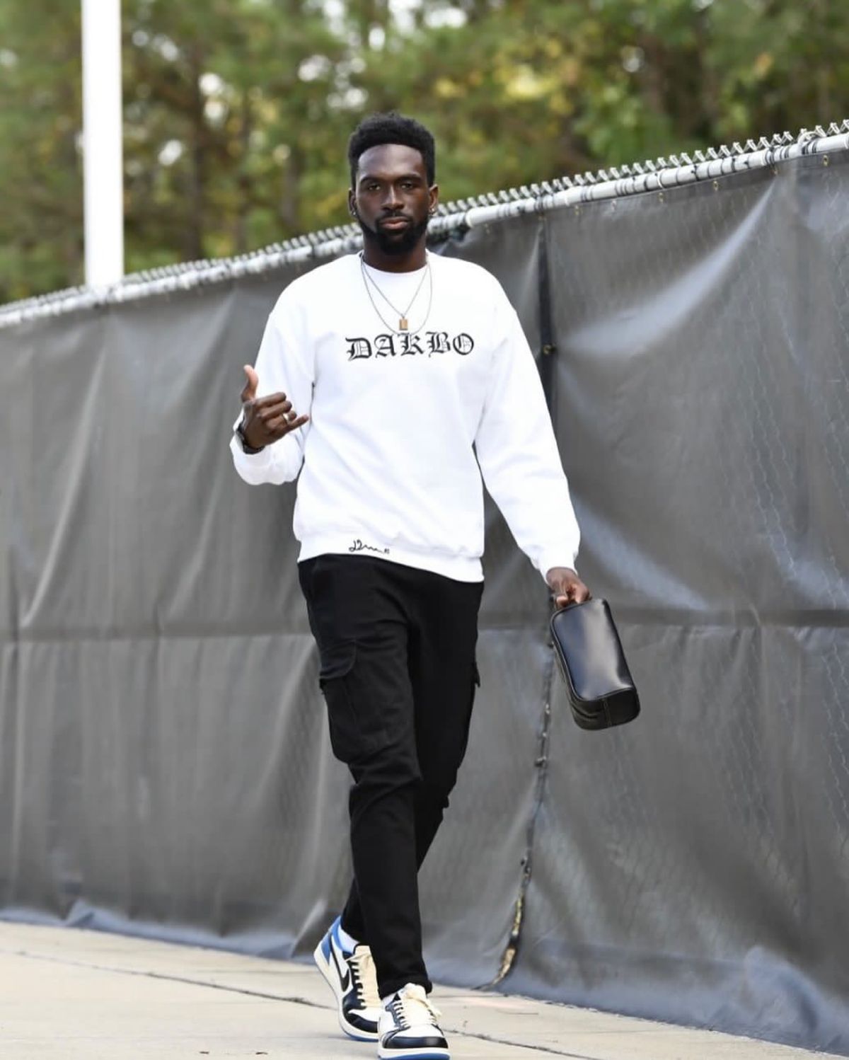 DAKBO WHITE SWEAT SHIRT