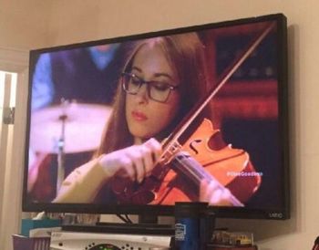 Closeup on screen during Glee airing
