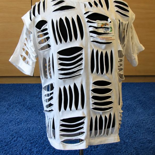 Fully cut tee