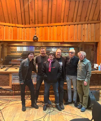 Shawn Pelton, Jamie Siegel, Dario, Rob Mathes, Will Lee and Kent Anderson (Manager)
