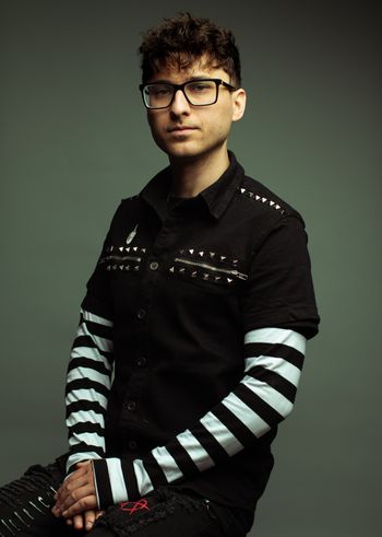 Zach Zoloty | Kissing Lilith Bassist
