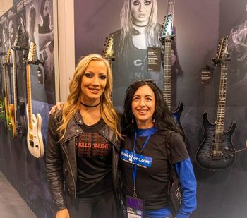 Nita Strauss - Alice Cooper band
