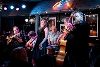 Annie & The Hot Club 3
