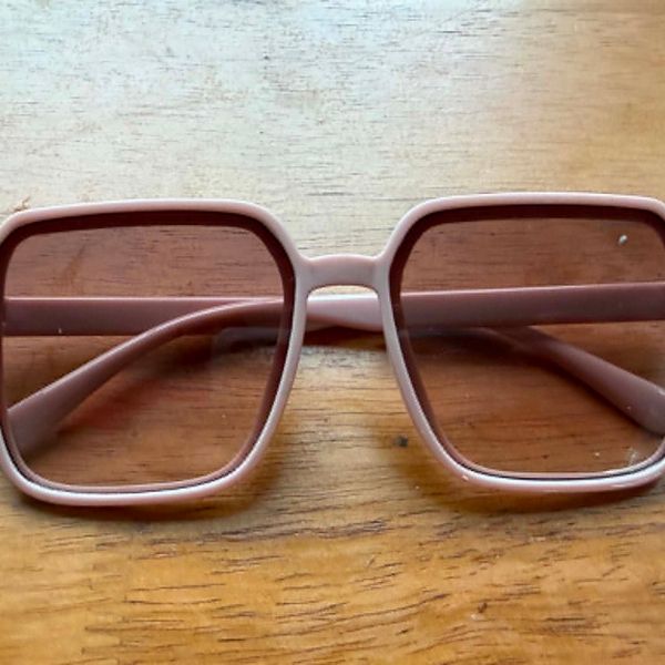 Blush Square