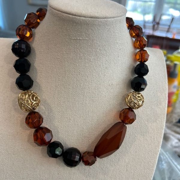 Amber Noir