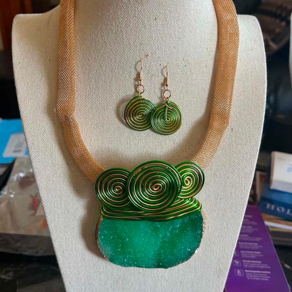 Emerald Druzy