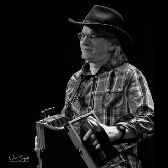 Laren Droll, Accordion, Bunkhouse Boys