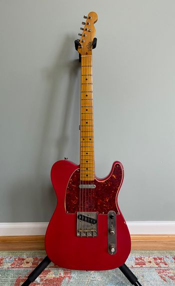 Custom made Telecaster-type by Charles Whitfill.
https://www.whitfillcustomguitars.com
