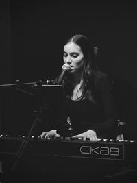 Naomi Gray Live
