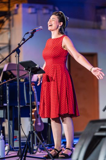 Savi & the Hot Toddies at The Muck
