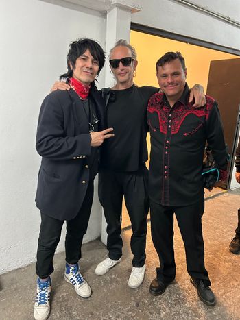 VICENTE JÁUREGUI / TITO FUENTES DE MOLOTOV /PASCUAL REYES / FORO BLACK BERRY (SPR, 2025).

