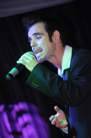 jomani-on-stage-dia-das-mulheres-2014
