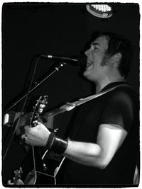 Mike Roi acoustic