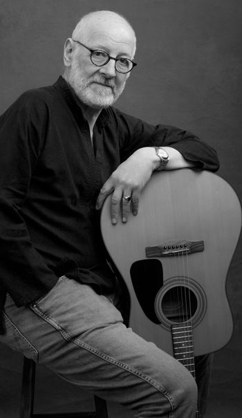 Brandes, UK singer-songwriter, studio portrait by Anastasia Jobson Photography, Birmingham
