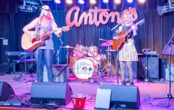 Antones - Austin, TX (with Linds Hutchings / Girl Guitar)
