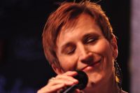 Tania Grubbs sings Point Breezeway