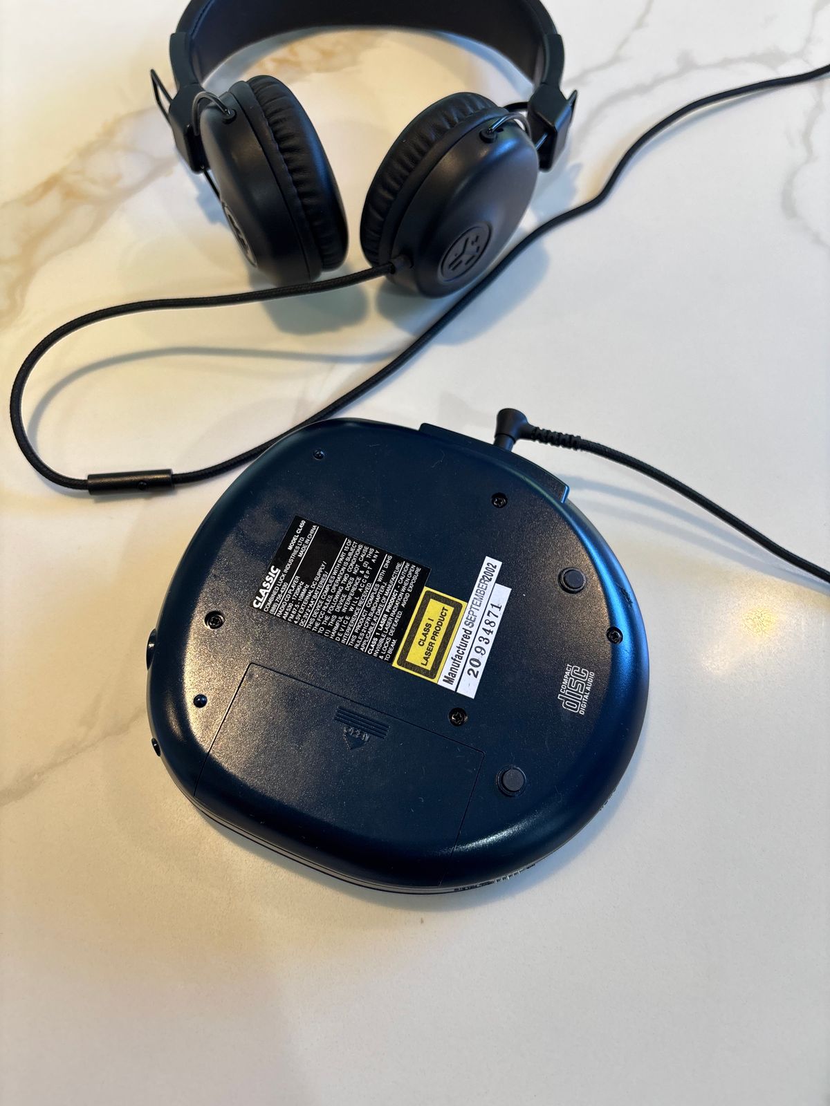 CD PLAYER BLUE WORKS PERFECT 