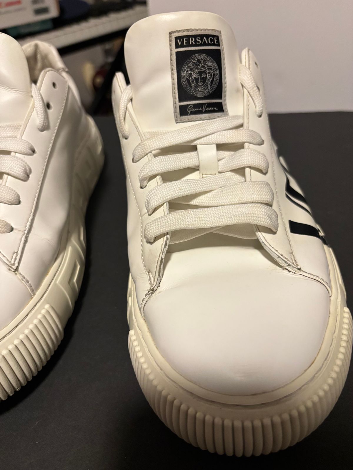  PRE-OWNED FAIR Versace Men's size 10 White/Black Low Top Lace Up Athletic Sneakers Logo Casual  
