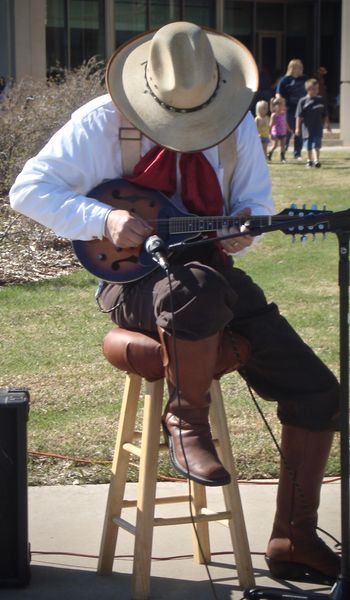 Smokey performing at Cowboy Hall Of Fame OKC, Ok.
