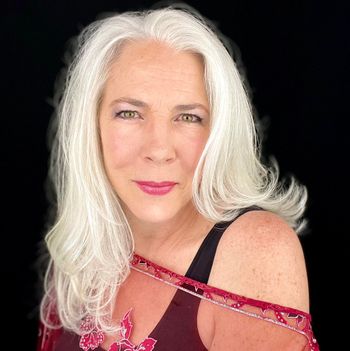 Cynthia Bagola
(Green Eyed Soul)
Vocalist
