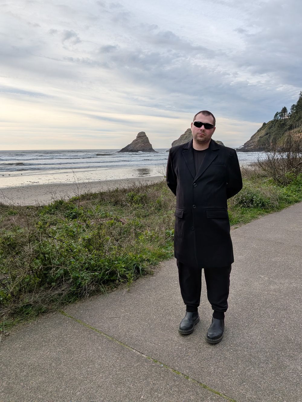 Keith Dietz (EntropySource) standing by the beach near Eugene, OR.