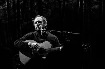 Photo: Elina Lin / Live Music Blog — Rickshaw Stop, San Francisco, California, February 24, 2019. 1500 × 1001.