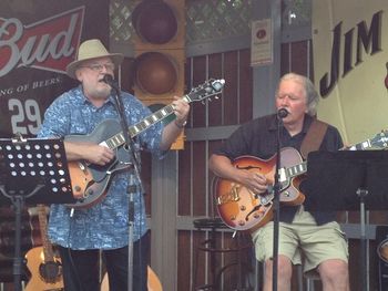 Bob & Ralph cuttin' loose!
