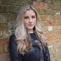 Hannah Paris @ The Furlong
