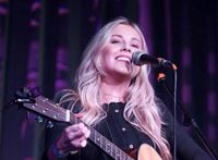 Hannah Paris @The WoolPack