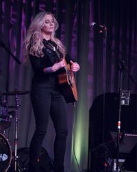 Hannah Paris @ Smith  & Western