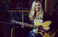 Hannah Paris Hosting Nashville Calling