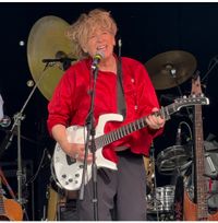 THE LISTENING BOOTH PRESENTS SONiA disappear fear
