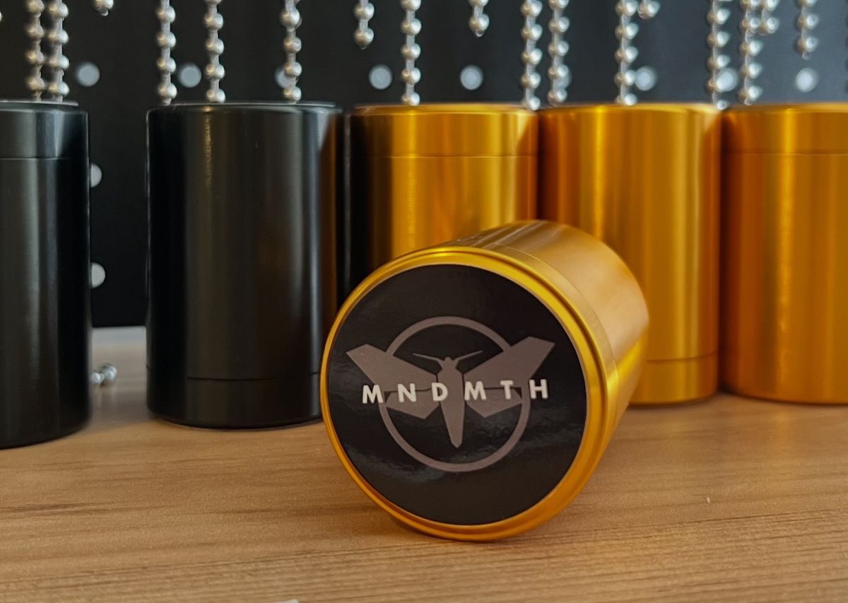 MNDMTH Metal Shaker - Gold