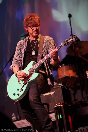 Love my surf green D'Angelico
