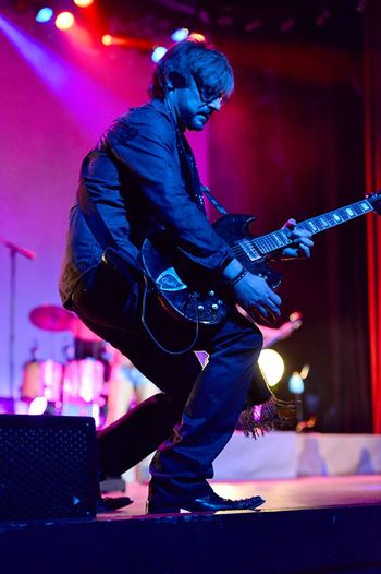 Soloing on my 1972 Guild S100
