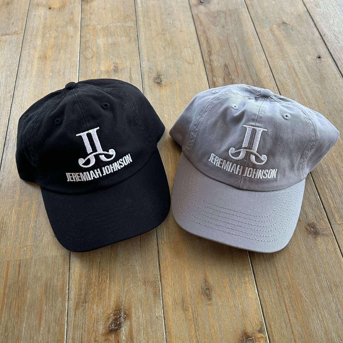 Hat with name and logo - Gray