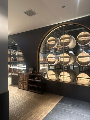 Good wine, beautiful music, and a reason to celebrate. A lovely pairing at Chicago Winery, a Parkwest Strings favorite.
