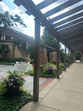 Timeless architecture and North Shore elegance. Community House Winnetka is a beautiful setting for celebrations both intimate and grand.
