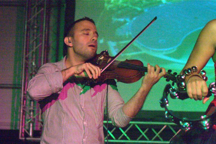 Simon Vella - Chasing Pandora