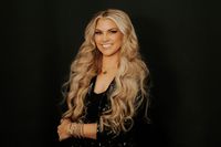 Lyndsey Henken @ Beyond The Sun