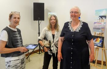 Candy McManiman, Penny Crichton & Mayor Sally Martyn
