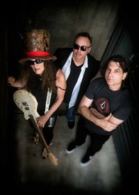 Lynn Manderson and The Madd Hatter