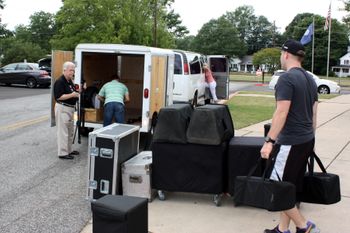 Unloading Equipment
