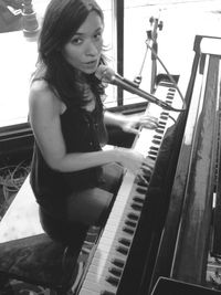 Isabella Mendes Duo at HOME Restaurant