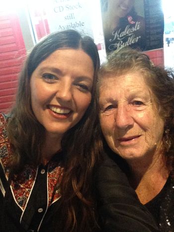 Anita & Lorraine Pfitzner - Tamworth 2014
