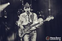 NEW COUNTRY RAIN